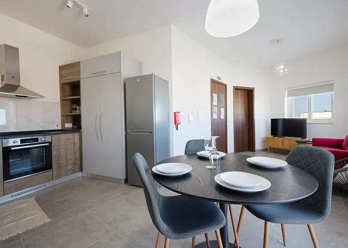 Cosy 1 Bd Penthouse In Bugibba - Corner Terrace With Sea Views