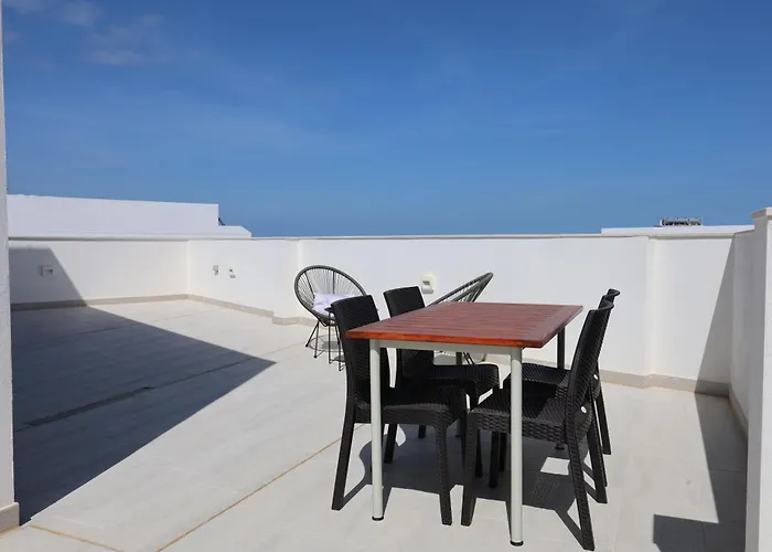 Cosy 1 Bd Penthouse In Bugibba - Corner Terrace With Sea Views