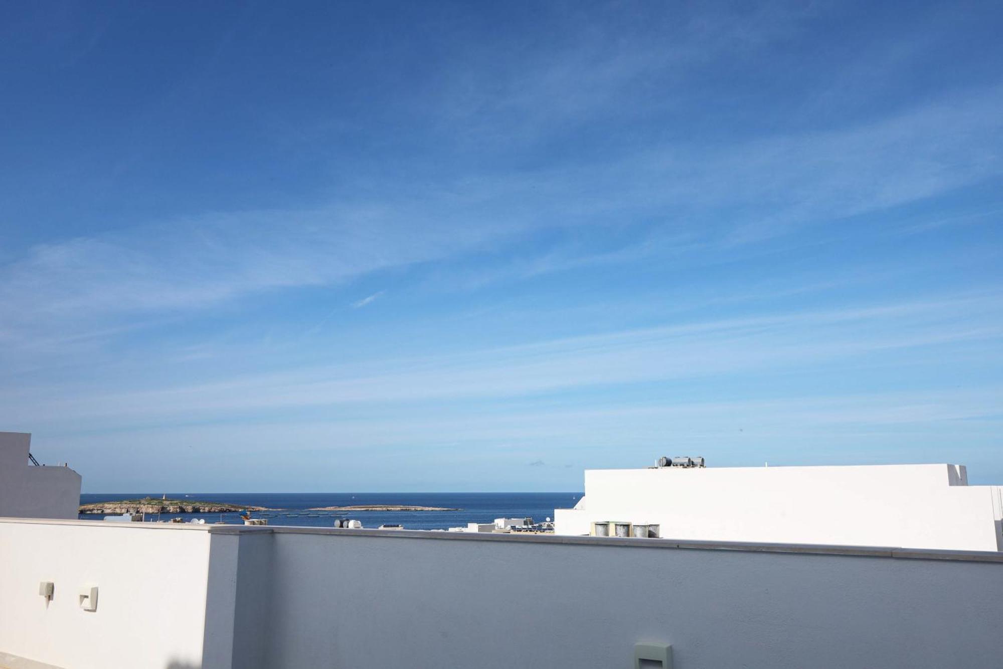 Cosy 1 Bd Penthouse In Bugibba - Corner Terrace With Sea Views *